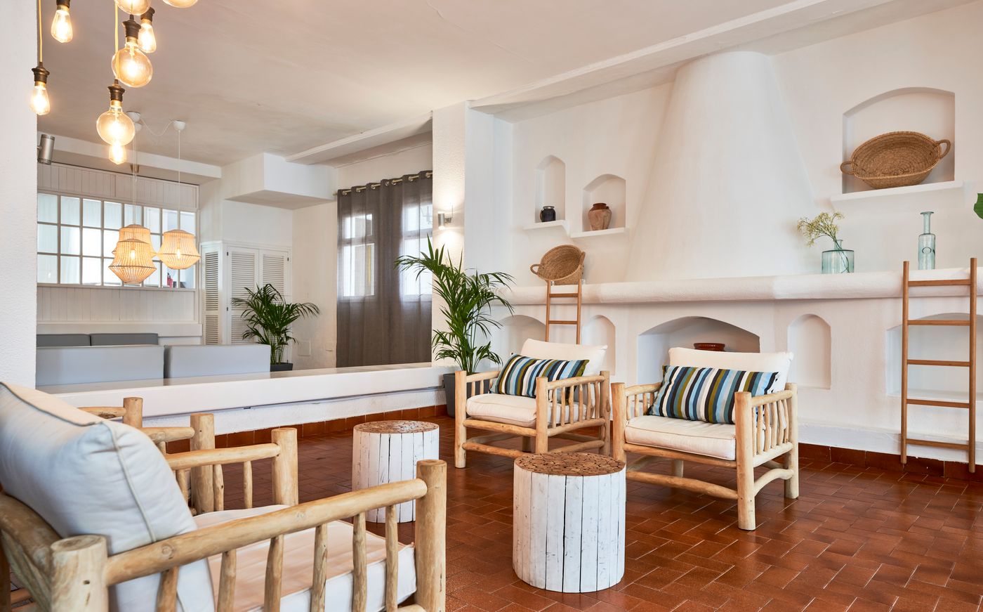 Smartline-Marina-Lobby-27