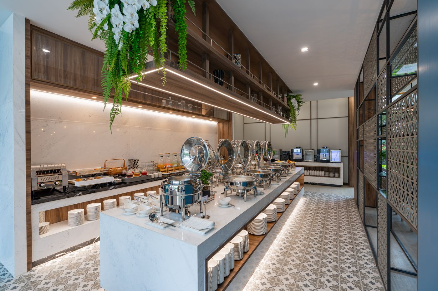 Bella-Nara-Phuket-Naiyang-Beach-Restaurant-52