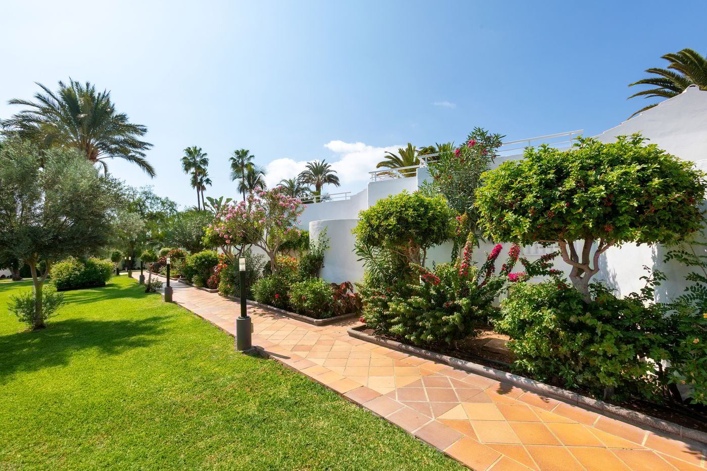 29.07.25 Sol Barbacan 1