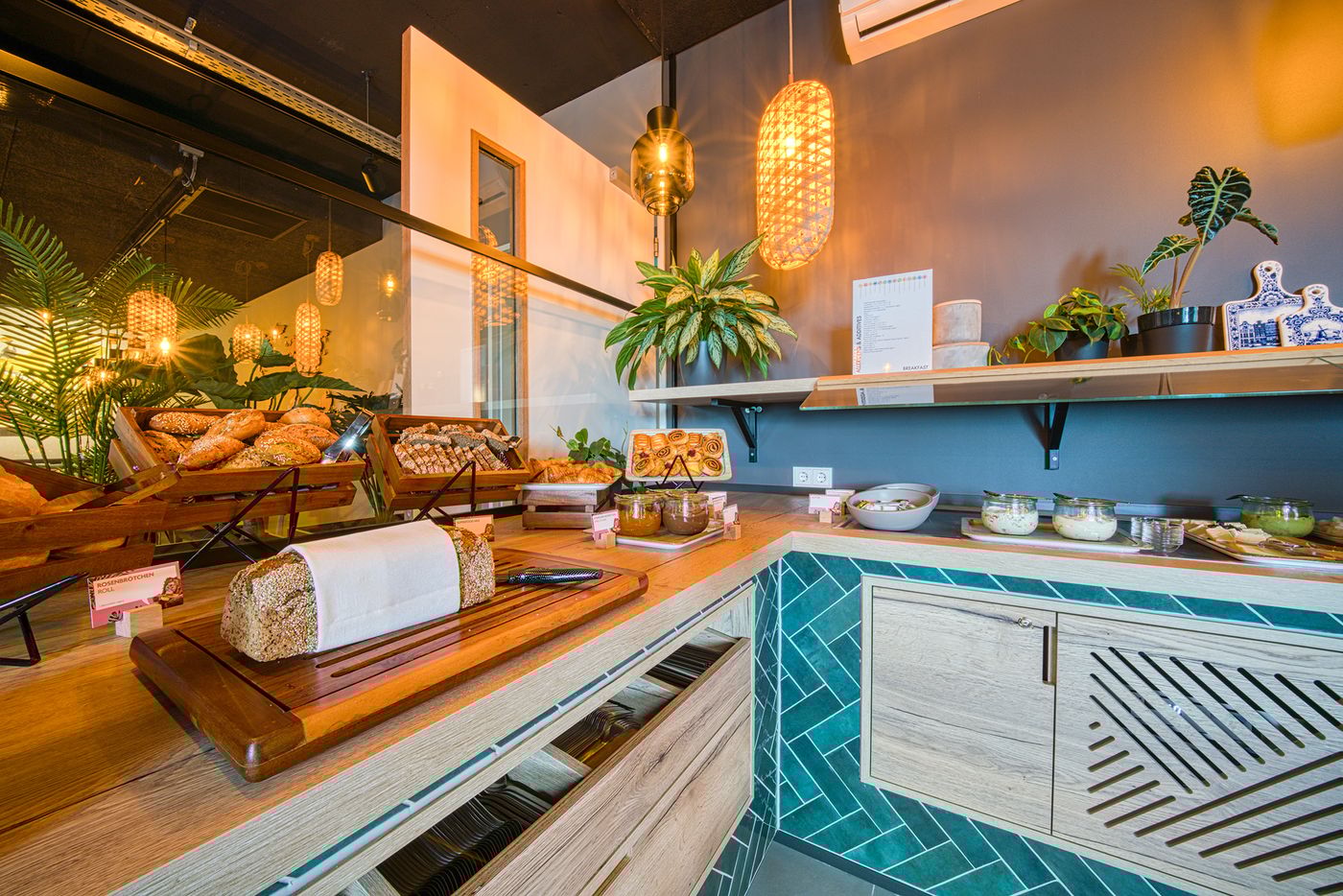 Ninetynine-Amsterdam-Airport--Trademark-Collection-Restaurant-14