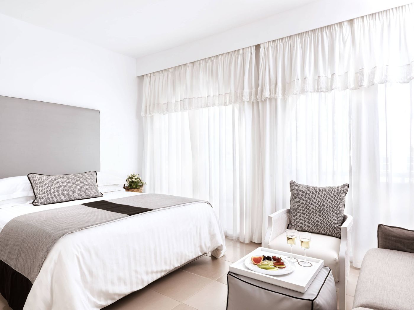 Aressana-Spa-Hotel---Suites-Room-27