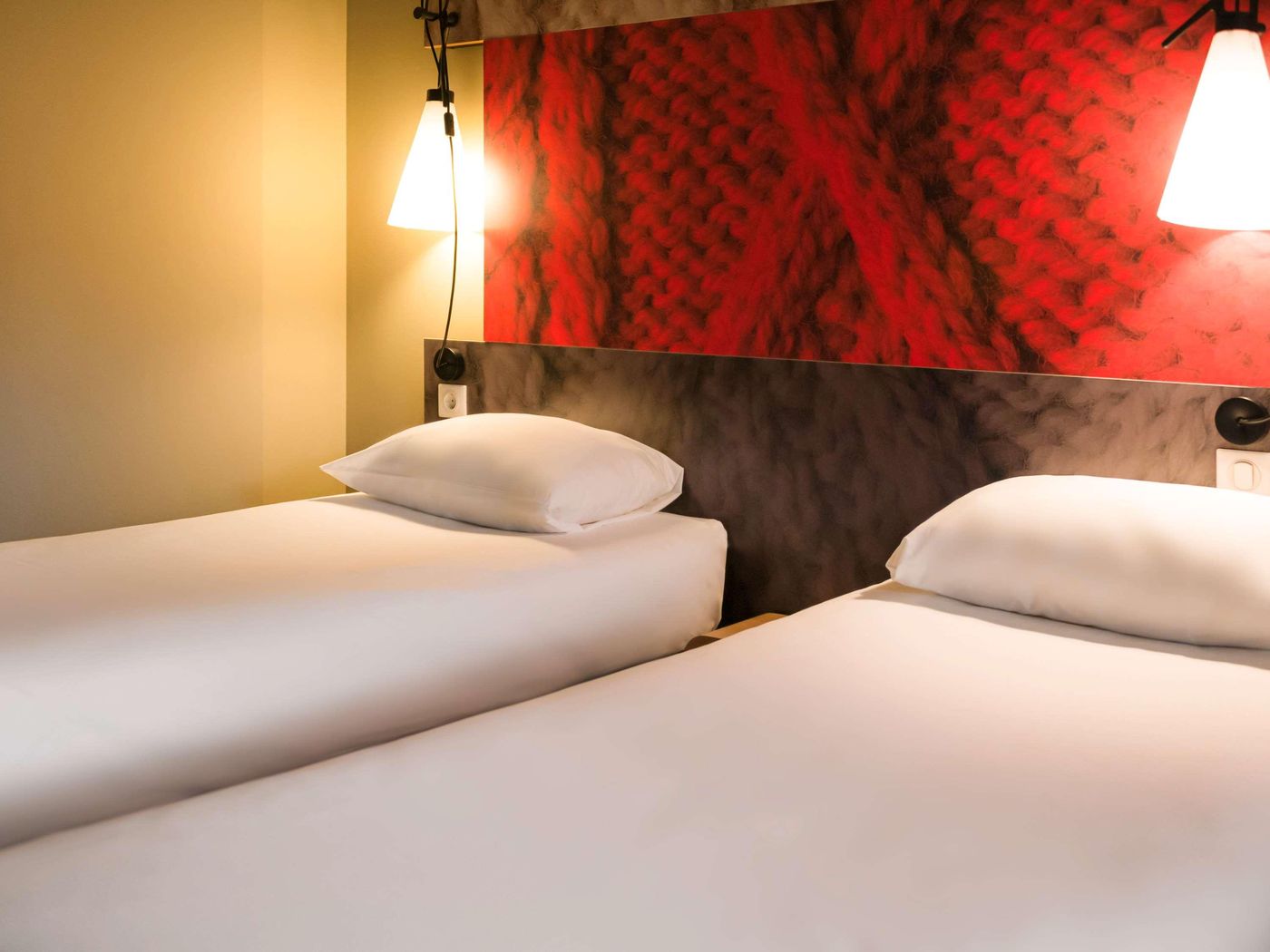 ibis-Amsterdam-Centre-Room-53