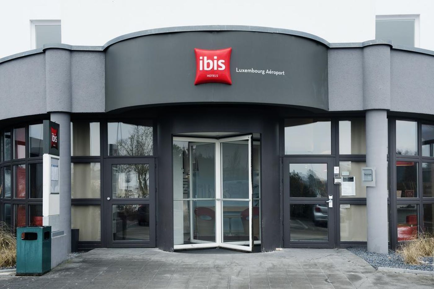 ibis-Luxembourg-Aeroport-General-view-10