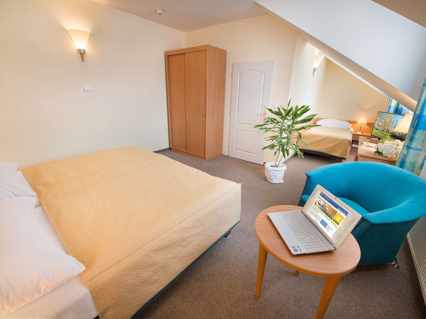 EA-Hotel-Tosca-Room-6