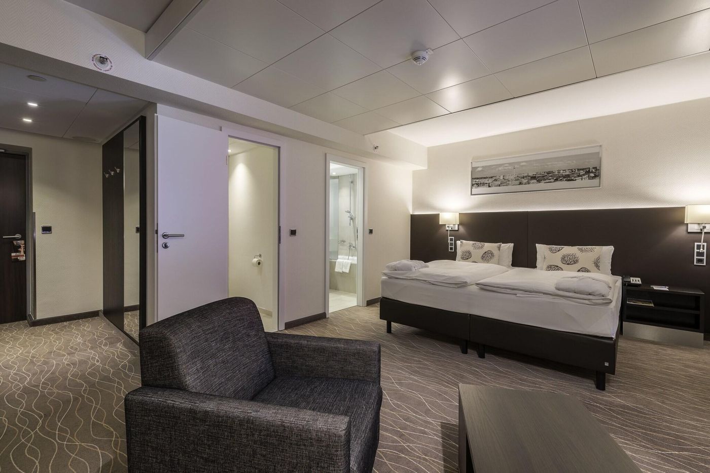 Park-Inn-by-Radisson-Berlin-Alexanderplatz-Room-33