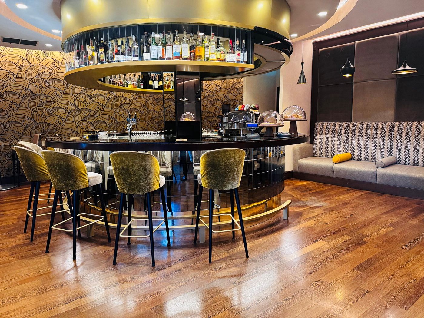 Crowne-Plaza-Rome---St--Peter-s-Bar-8