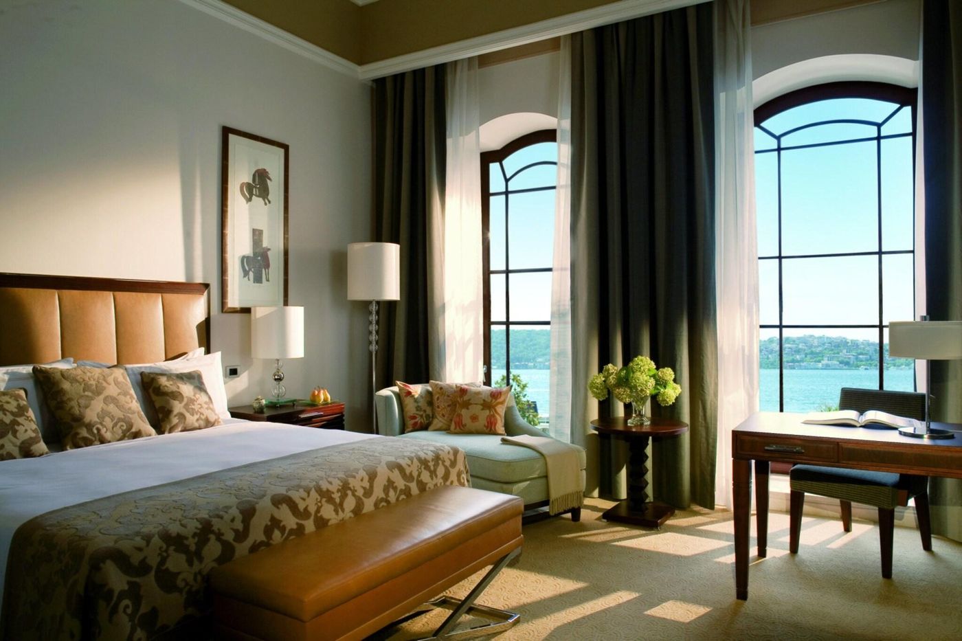 Four-Seasons-at-the-Bosphorus-Room-17
