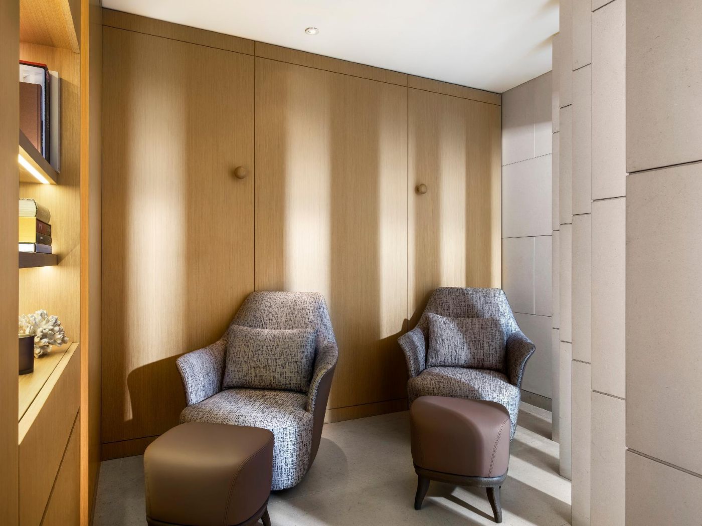 The-Upper-House-Hong-Kong-Lobby-15