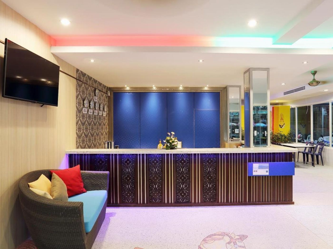 ON-Hotel-Phuket-Lobby-37