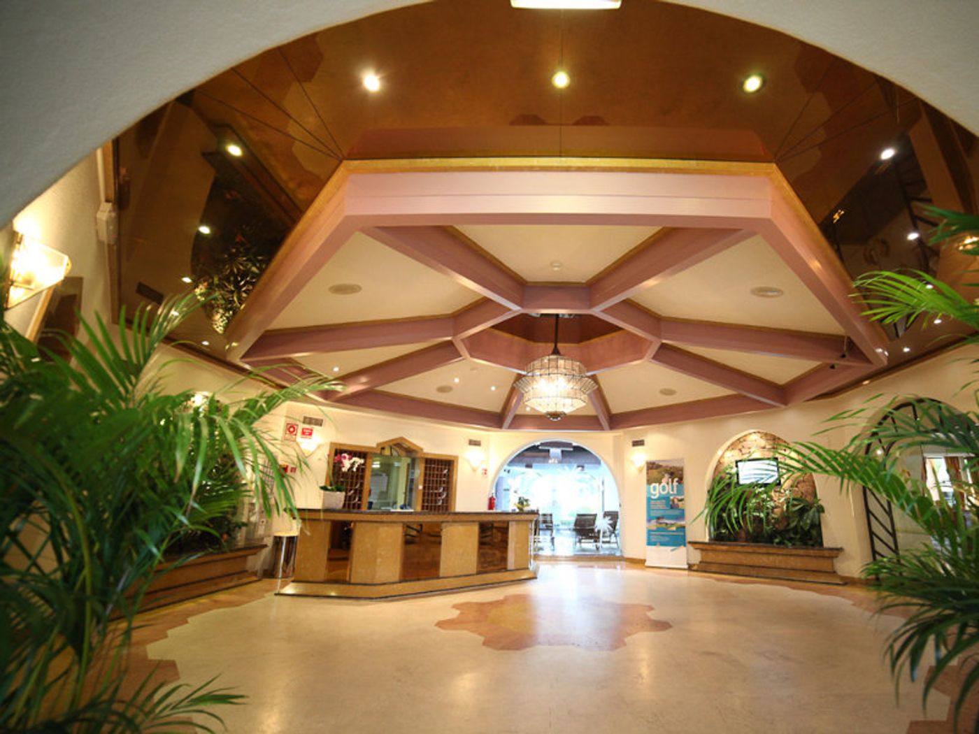 Four-Seasons-Vilamoura-Lobby-41