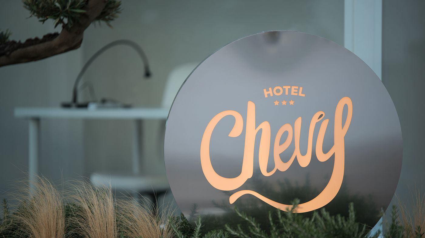 Chevy Hotel & Suites