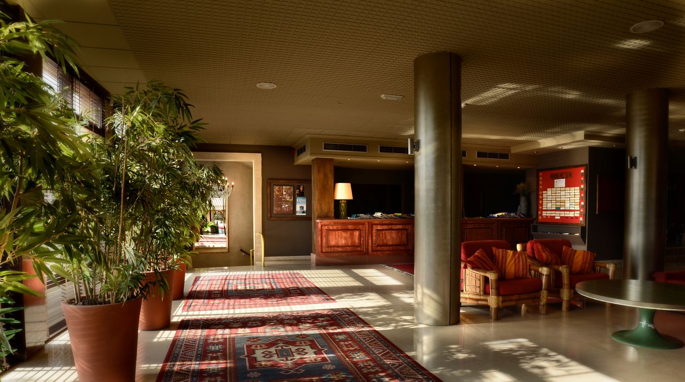 Bondia-Luna-Park-Lobby-41