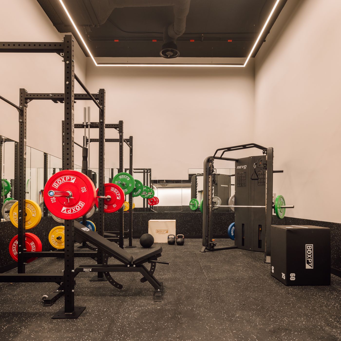 Locke-De-Santa-Joana-Sports-and-Entertainment-75