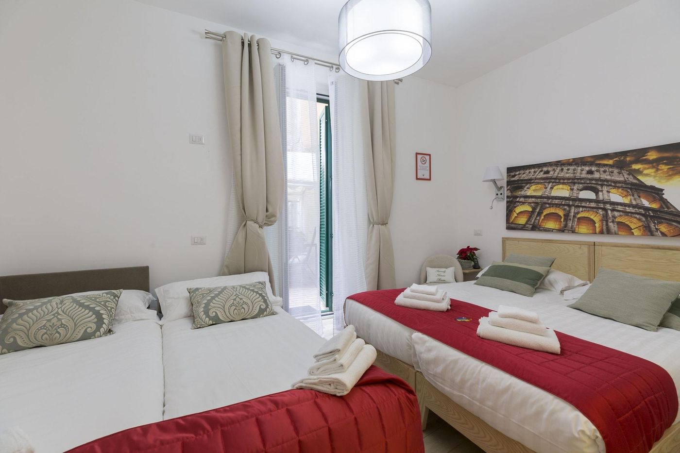 Flatinrome-Trastevere-Deluxe-Rooms-Room-13