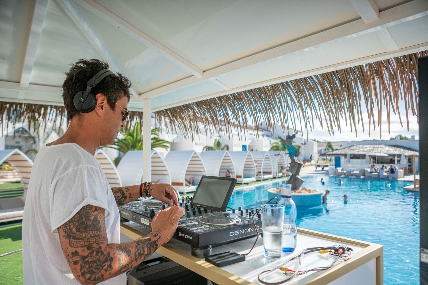 Casas-del-Lago-Hotel---Beach-Club-Pool-13