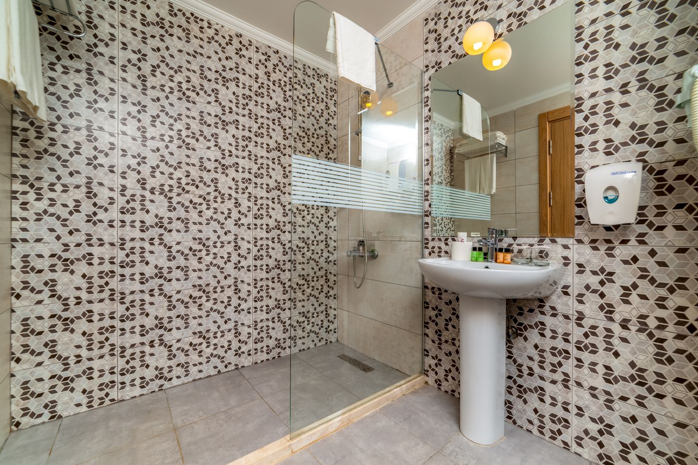 Armas-Gul-Beach-Room-39