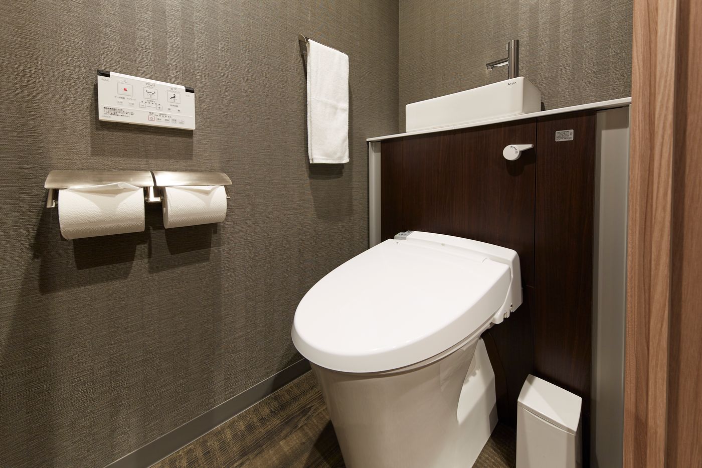 MONday Apart Premium GinzaShintomicho-Japan-Tokyo-Room-6