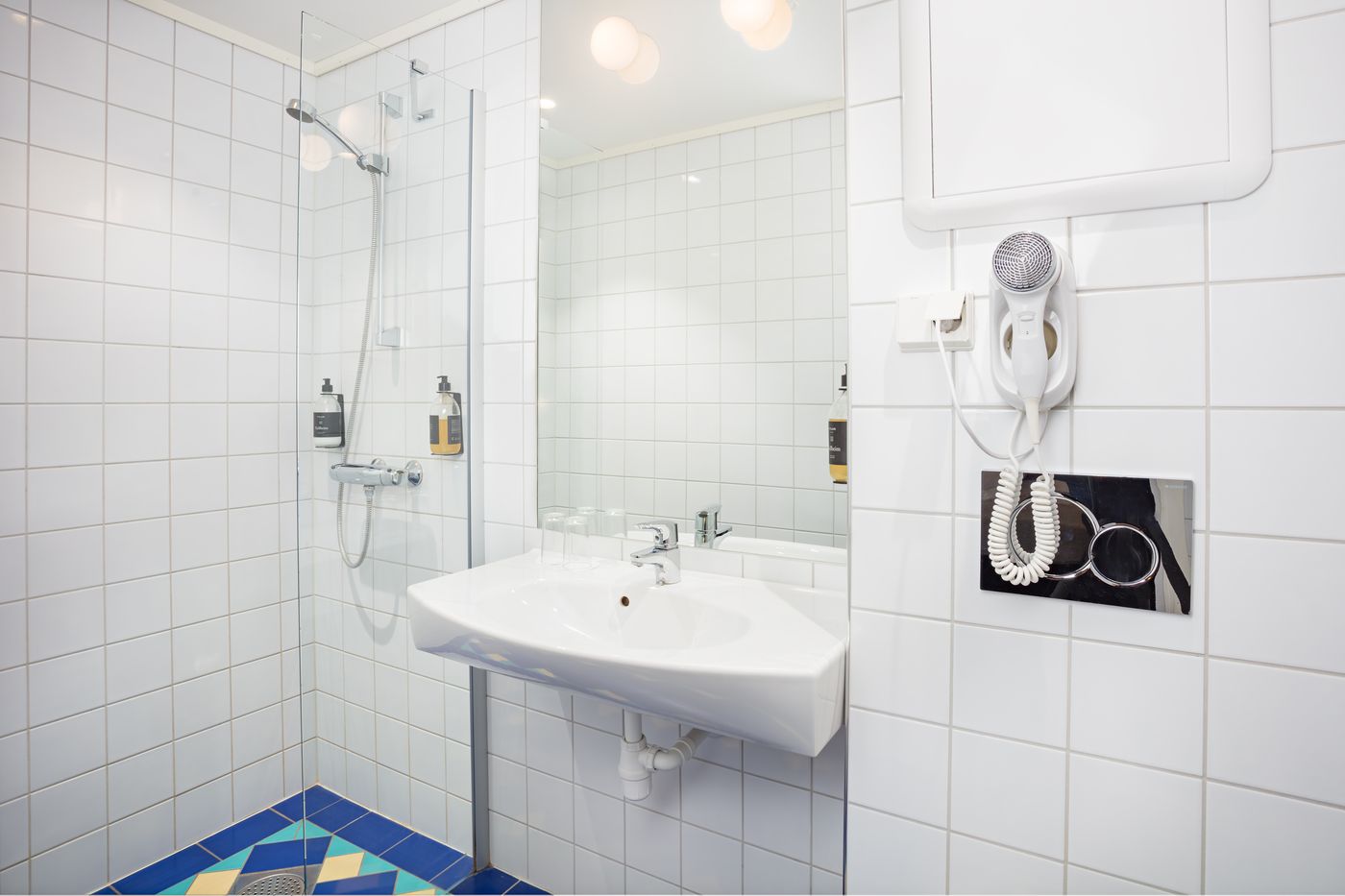 Heimen Hotel-Norway-BERGEN-Room-6