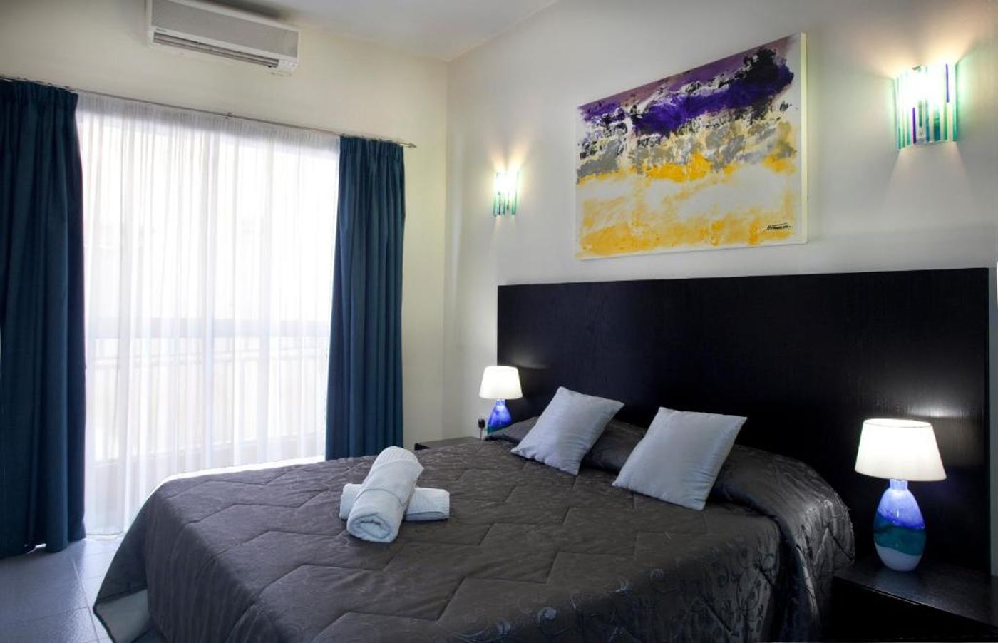 St-Julians-Bay-Hotel-Room-20