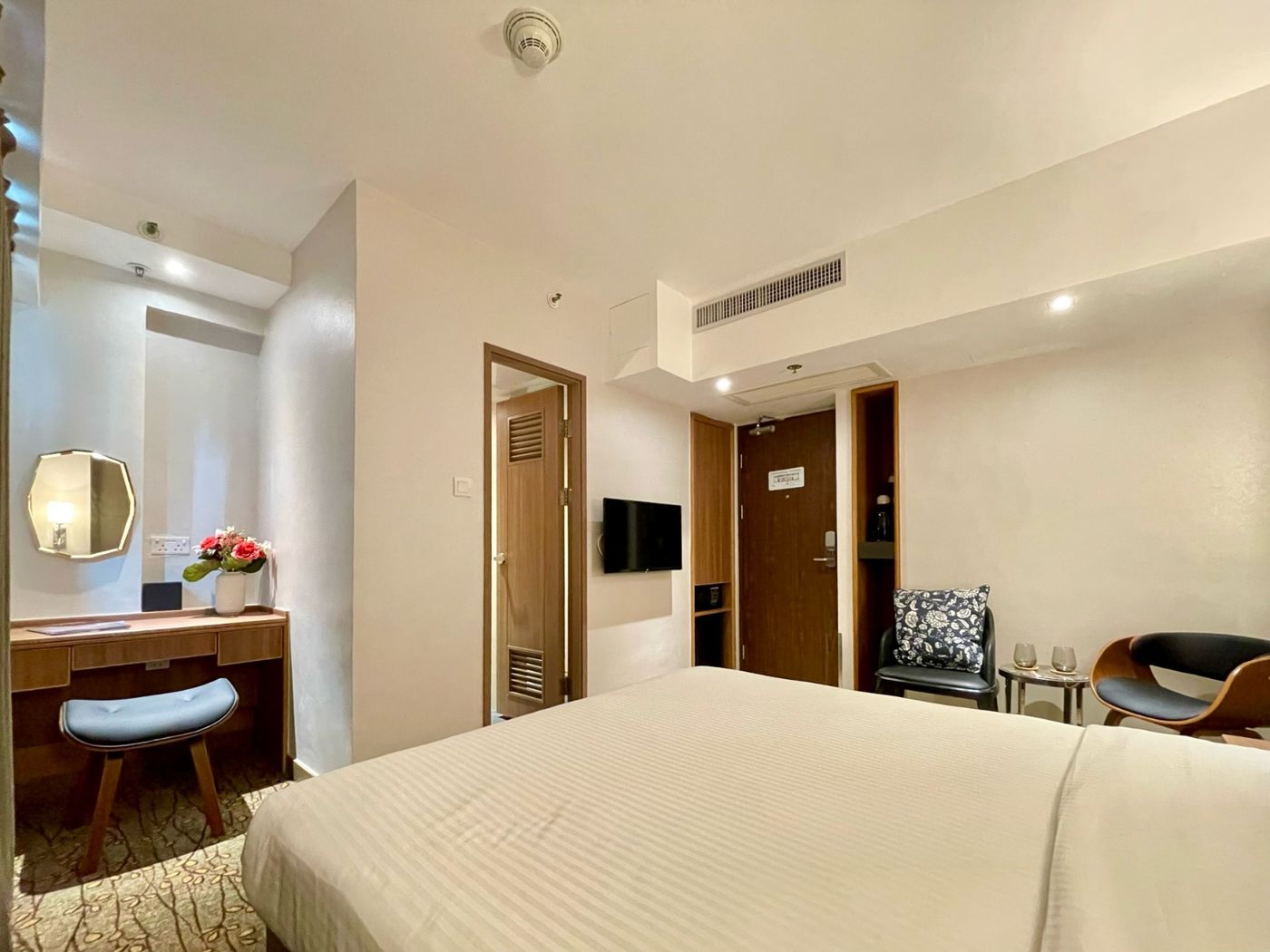 Lander-Grand-Hotel-Room-18