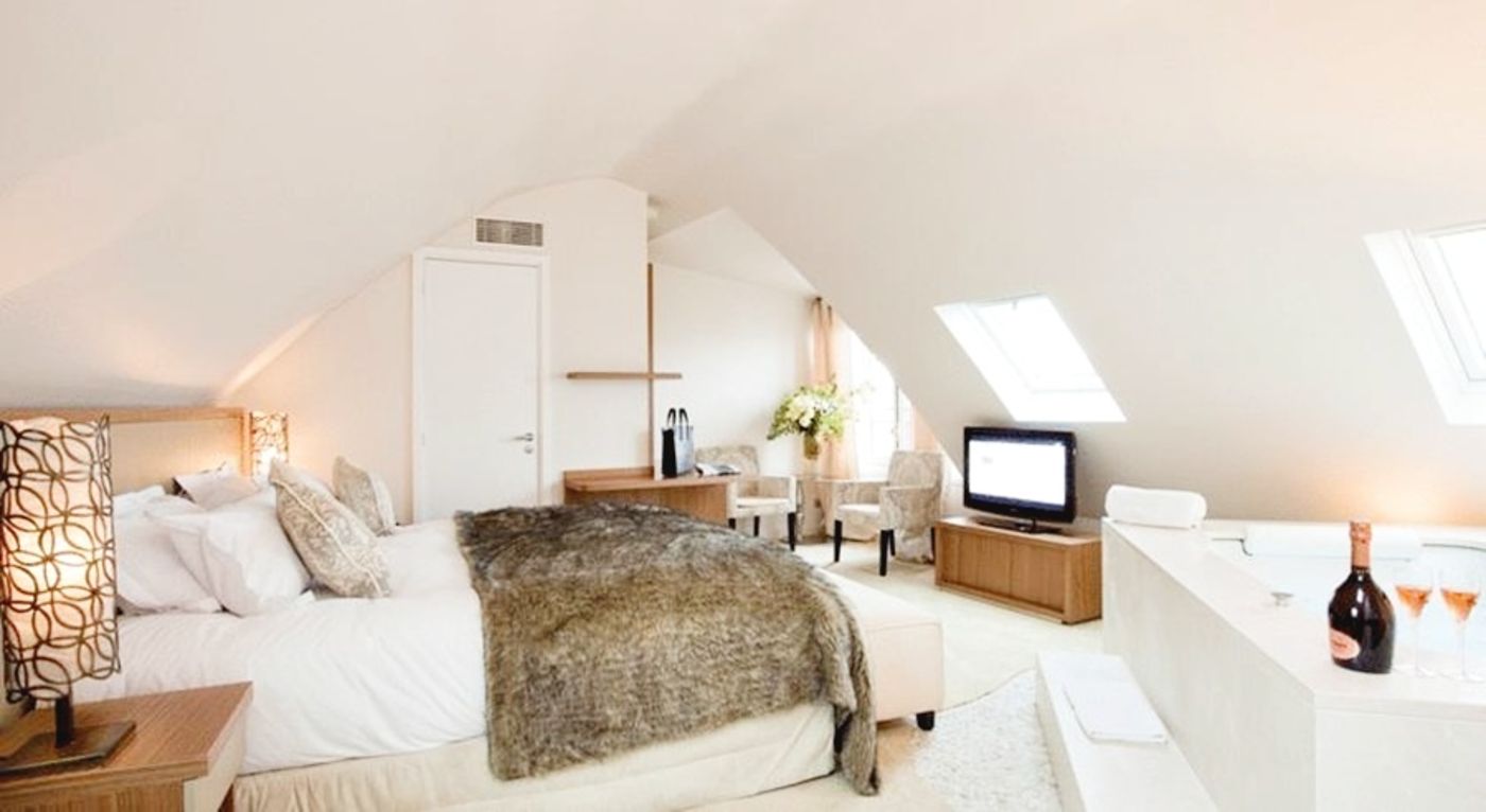 Hotel-Lumen-Paris-Louvre-Room-27