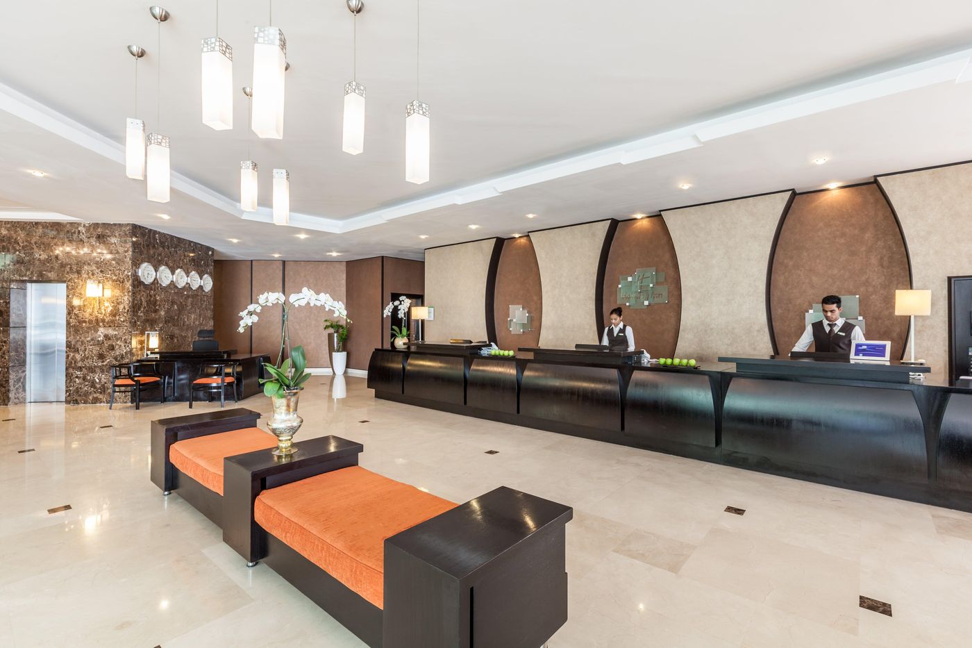 Holiday-Inn-Dubai-Al-Barsha-Lobby-48