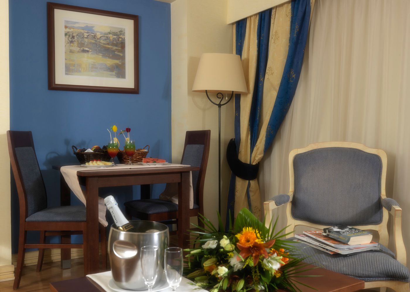 Yellow-Praia-Monte-Gordo-Hotel-Room-23