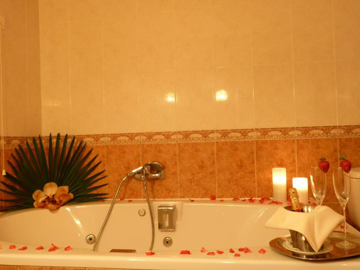 Ambassador Hotel Thessaloniki - Greece - THESSALONIKI - Room - 2