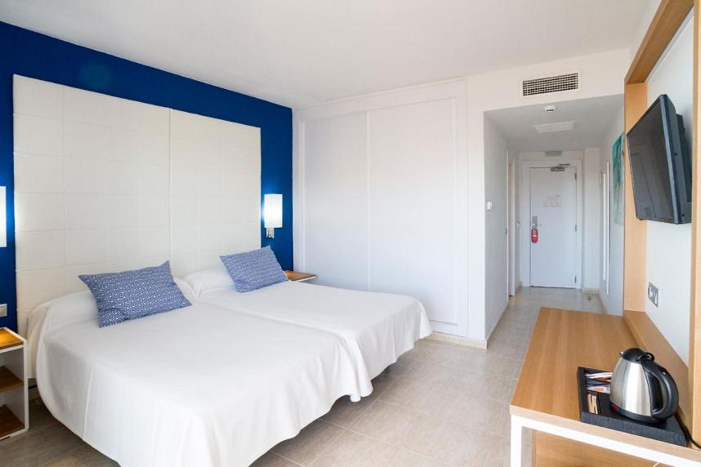 Ibersol-Torremolinos-Beach-Room-21