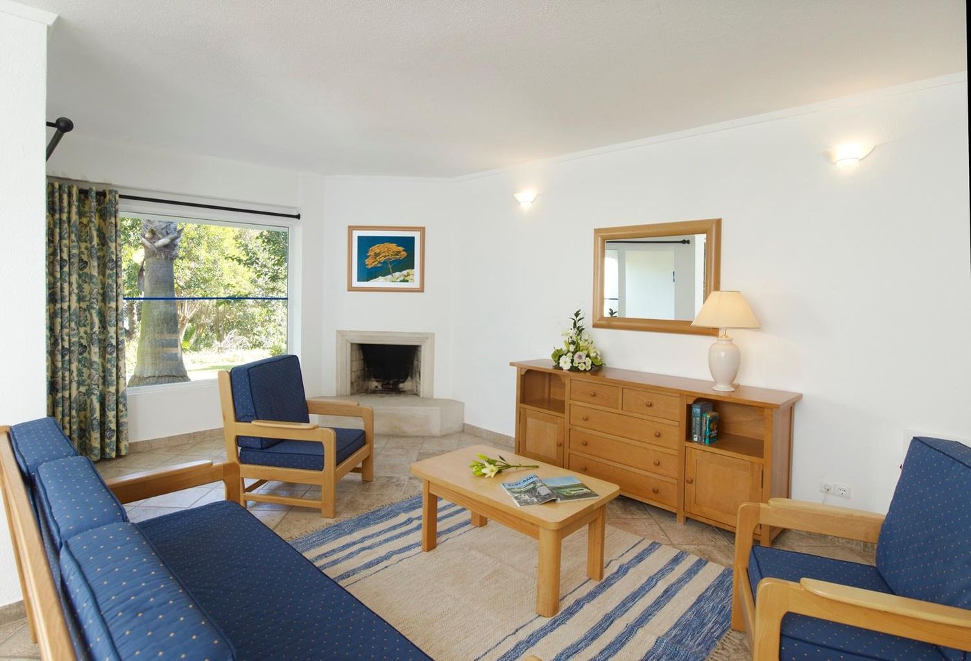 Cheerfulway-Alto-do-Moinho-Apartamentos-Room-9