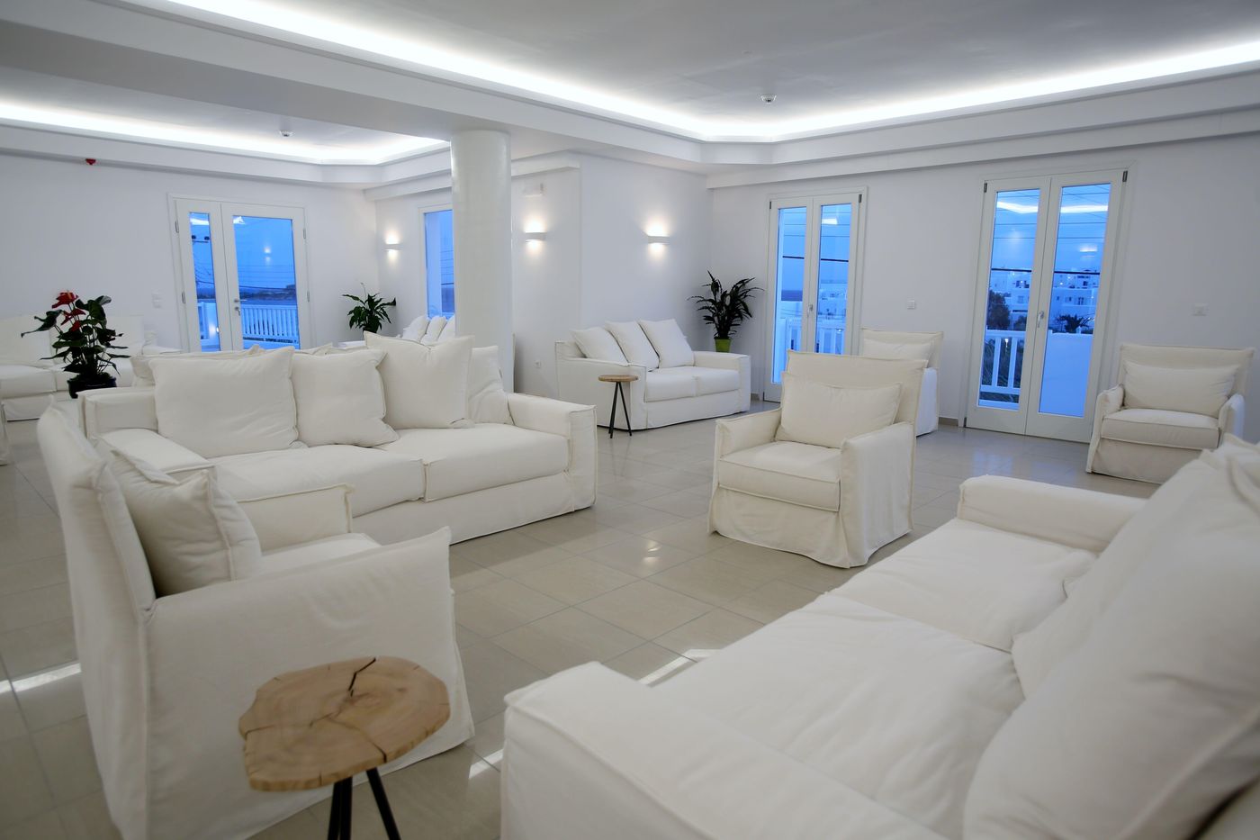 The-George-Hotel-Lobby-49