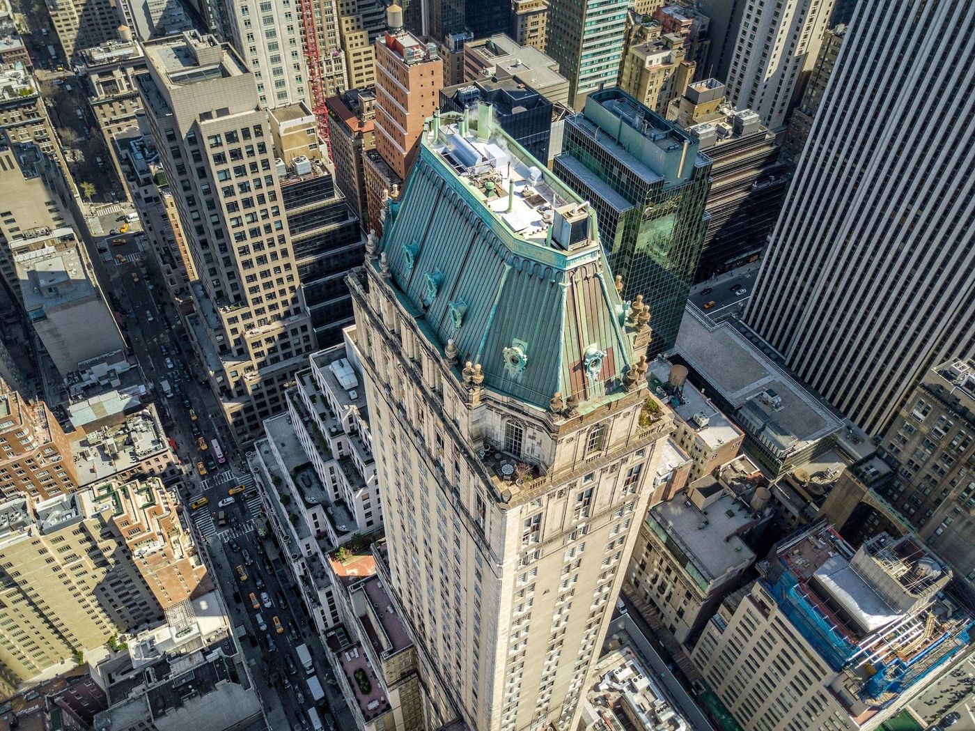 The-Pierre--A-Taj-Hotel-General-view-3