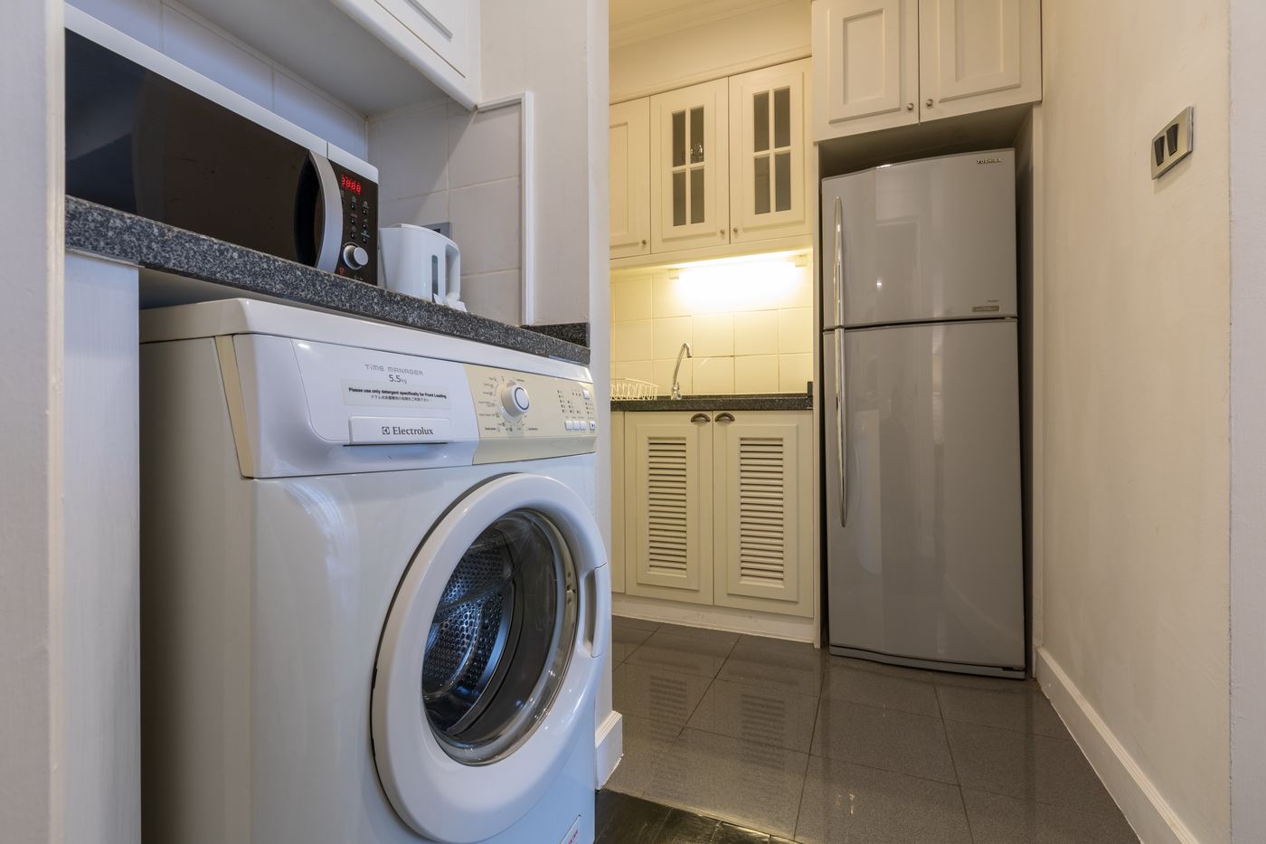 Cape-House-Langsuan-Room-12