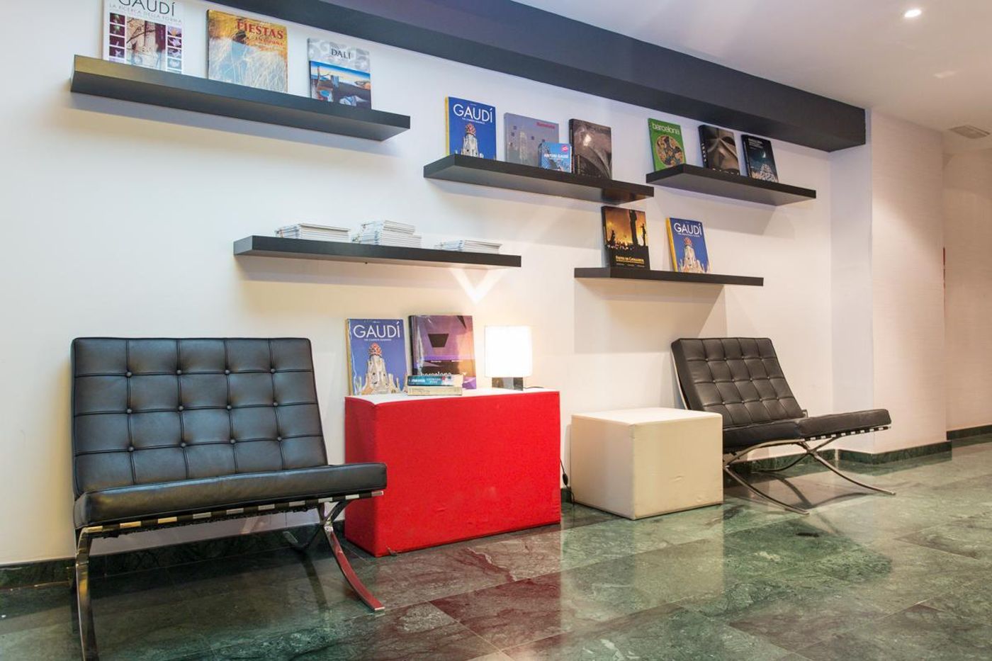 AinB Sagrada Familia Apartments-Spain-BARCELONA-Lobby-8