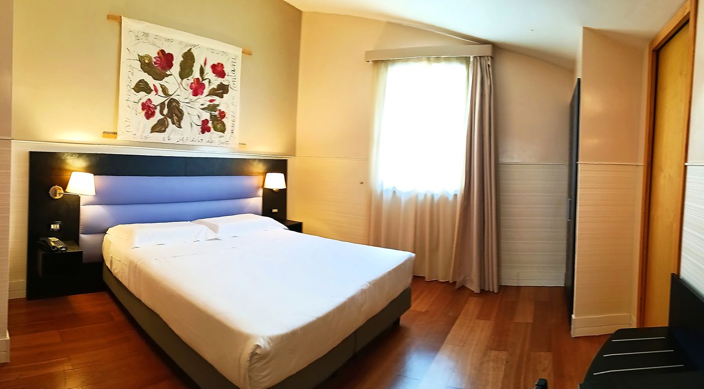 Hotel-Aphrodite-Room-6