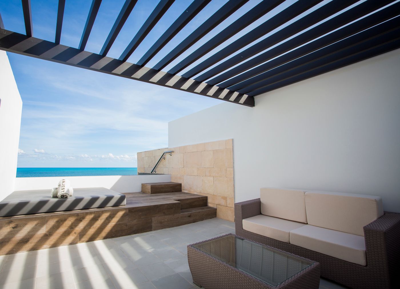 Majestic Elegance Costa Mujeres