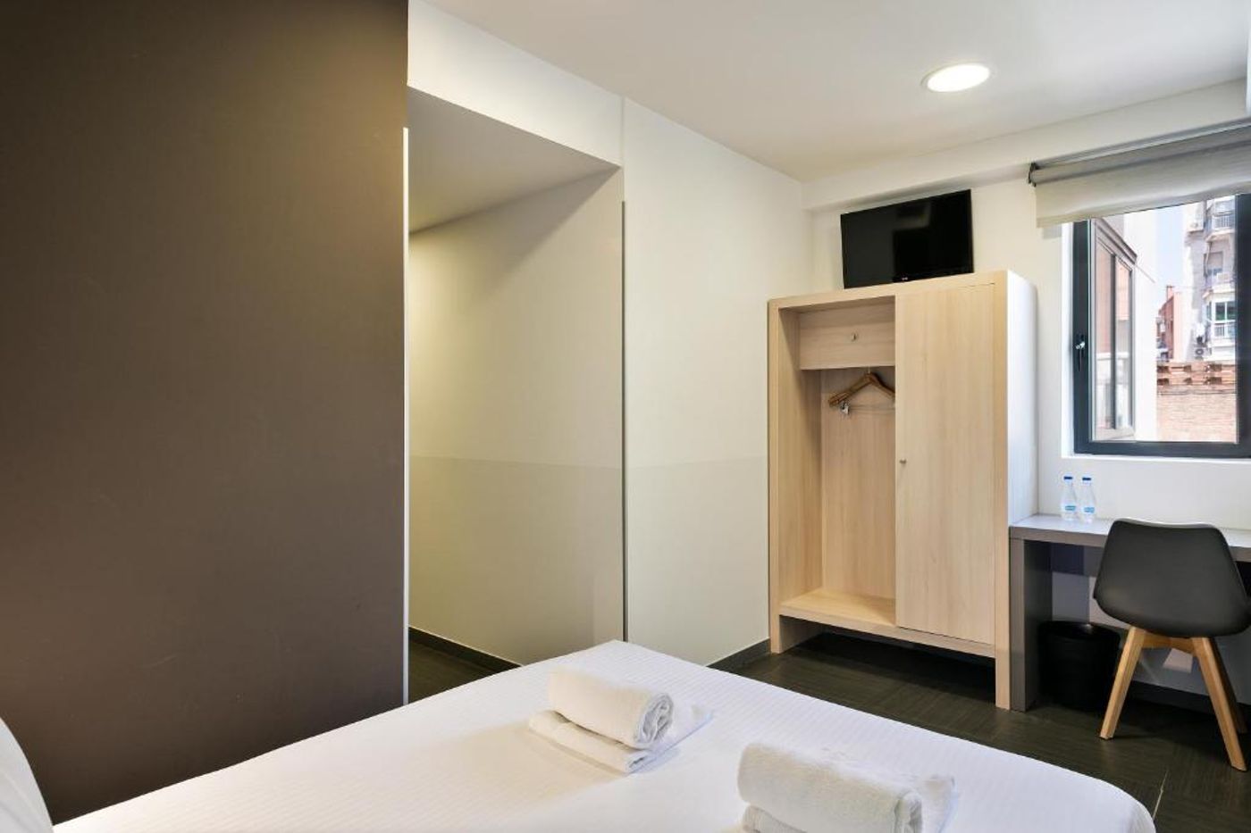 Laumon-Spain-BARCELONA-Room-8