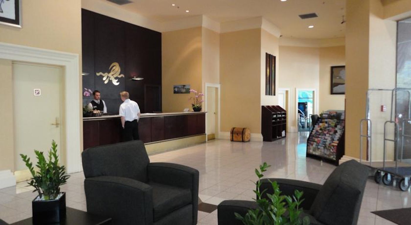 Rosedale-On-Robson-Suites-Hotel-Lobby-14