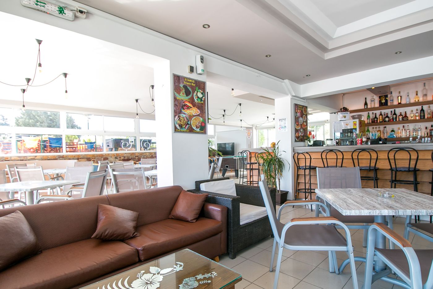 Stamos-Hotel-Lobby-46