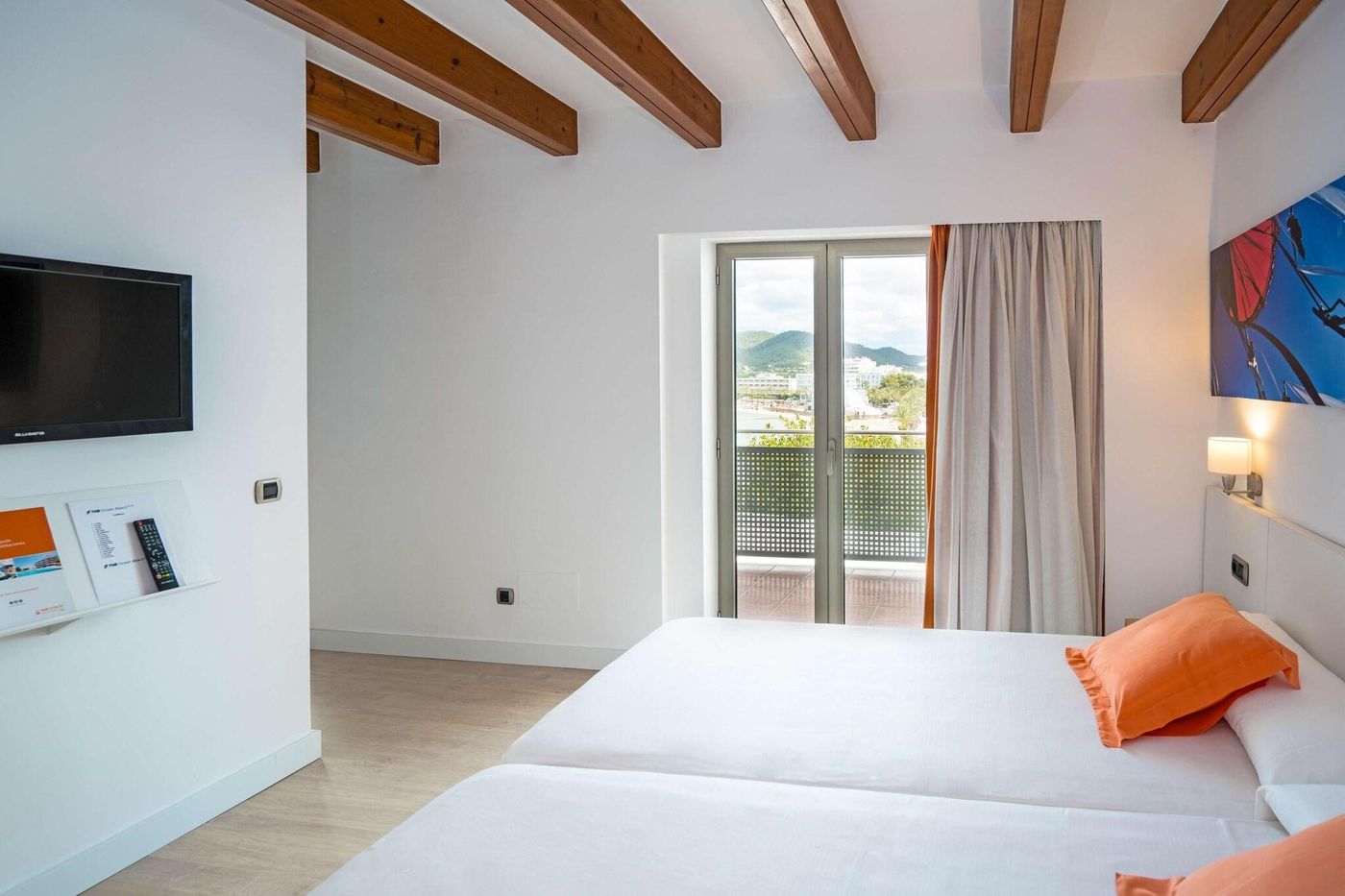 THB-Ocean-Beach-Room-25