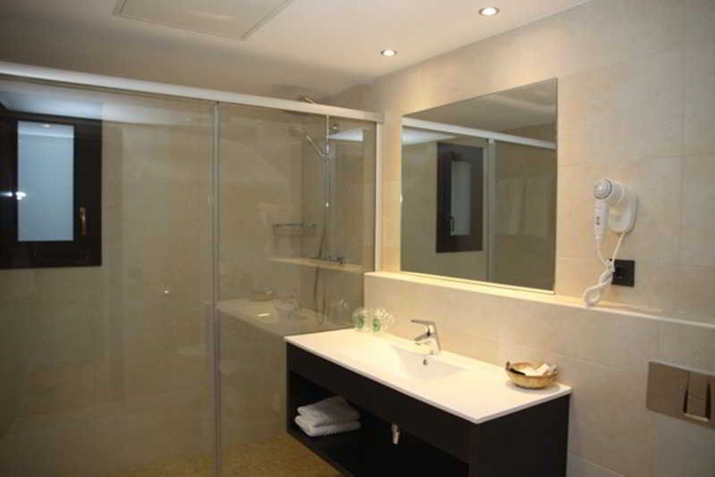 Petit-Palau--Room-10