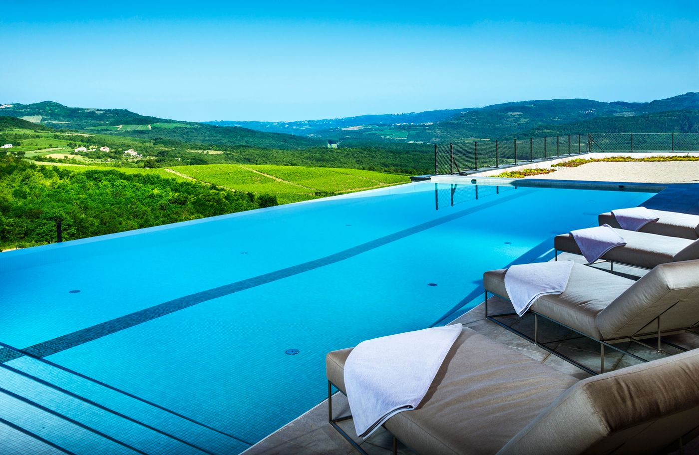 Winery---Design-Hotel-Roxanich-Pool-1