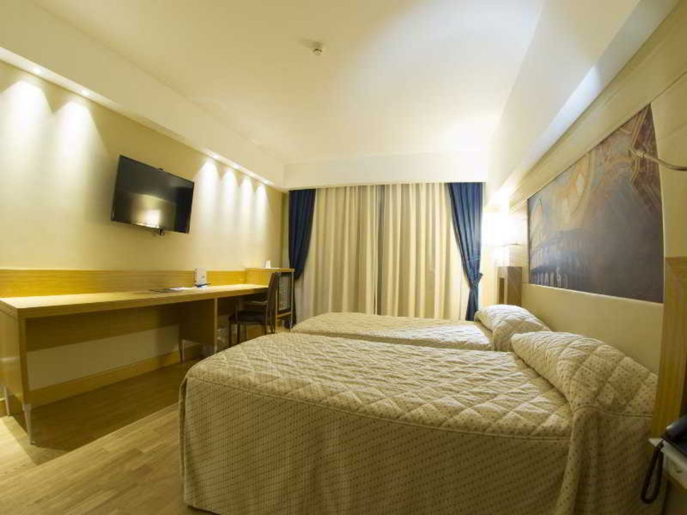 Catania-International-Airport-Hotel-Room-7