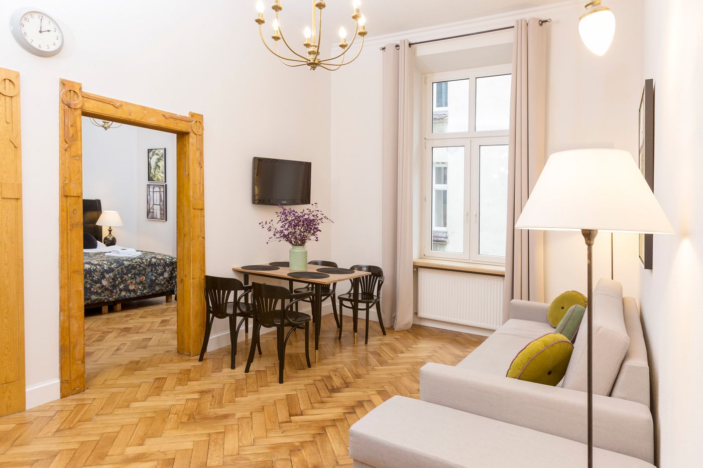 Antique-Apartments-Plac-Szczepanski-Room-24