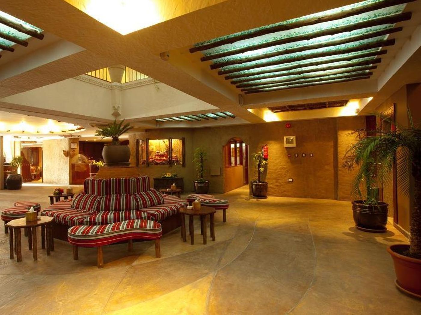 Al-Liwan-Suites-Lobby-14