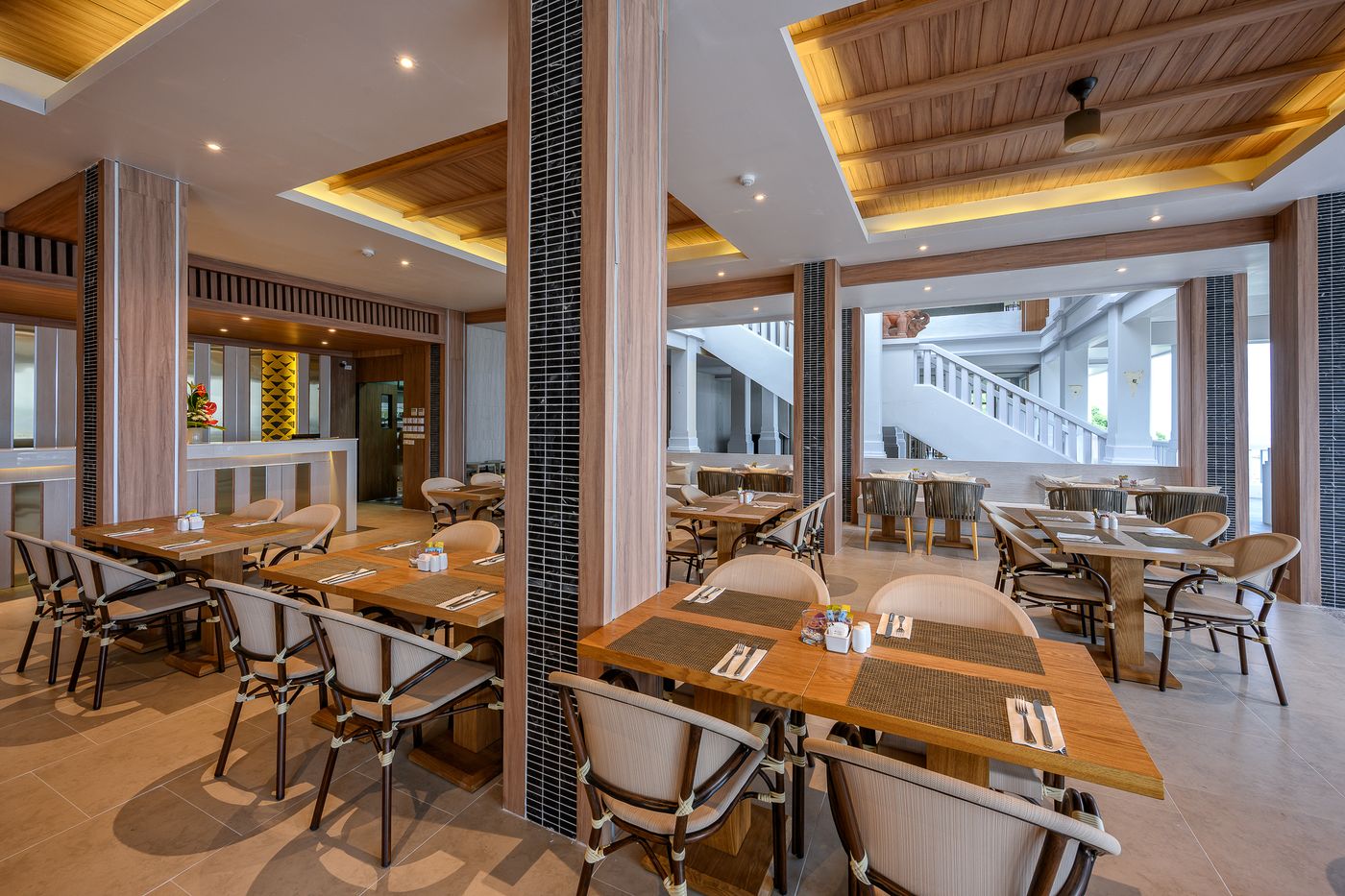 Namaka-Resort-Kamala-Restaurant-39