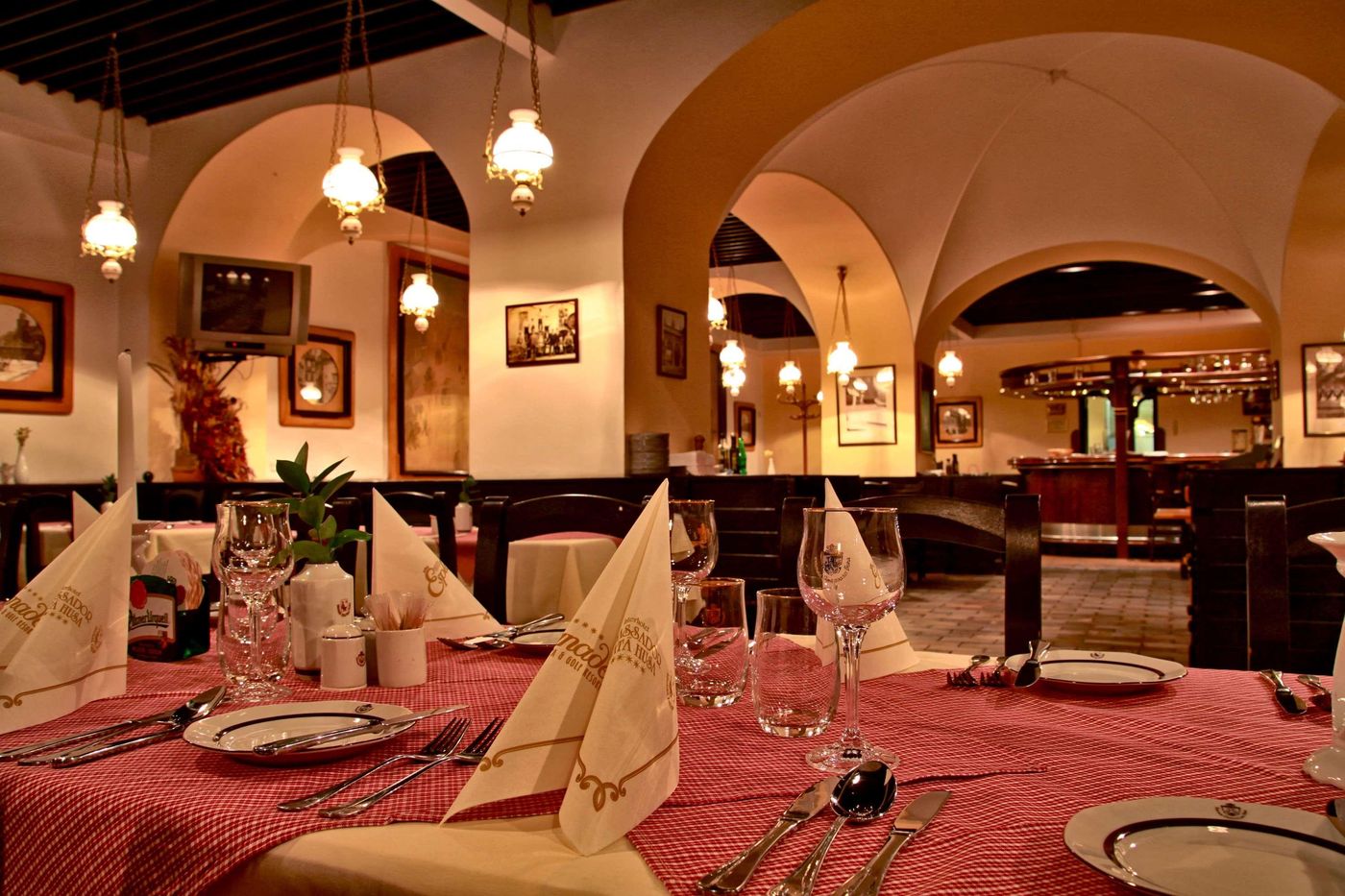 Ambassador-Zlat-----Husa-Restaurant-50
