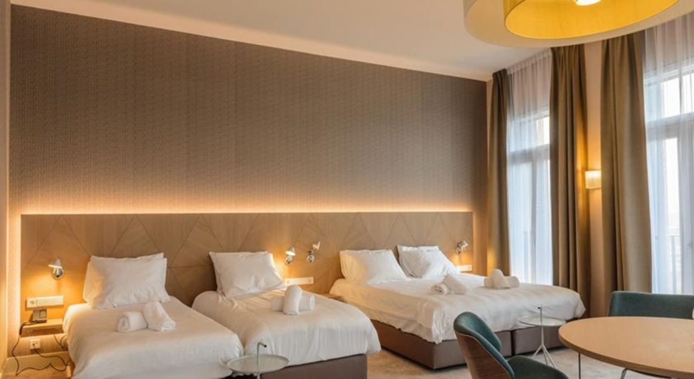 Amadi-Panorama-Hotel-Room-16