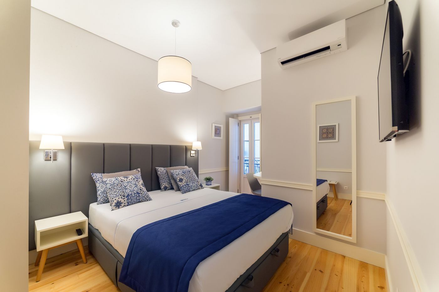 Villa Baixa Luxury Apartments-Portugal-LISBOA-Room-10