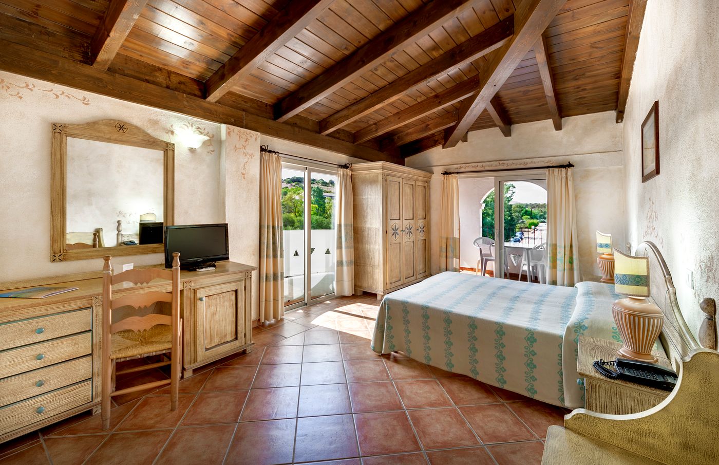 Colonna-Beach-Hotel---Residence-Room-21